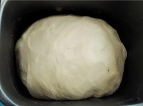 面团发到2.5倍大。