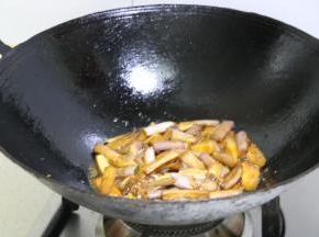 翻炒后，即可出锅