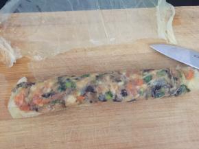 用小刀割开即可