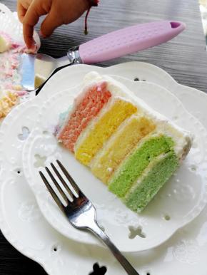 某个小朋友已迫不及待