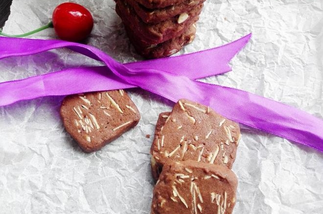 杏仁片巧克力饼干