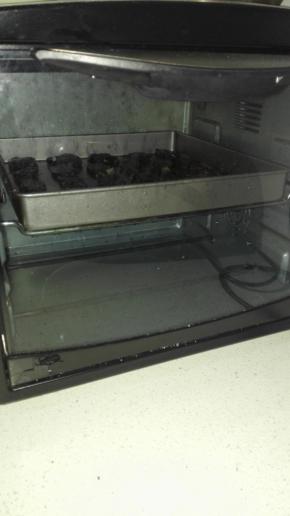 放入预热好的烤箱中，中层，180度，上下管，25分钟