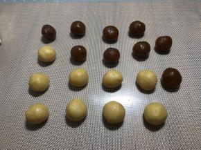 馅大约20克一个，面皮是20克一个