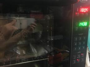 风炉预热180度，15分钟，单层的一般10分钟左右。