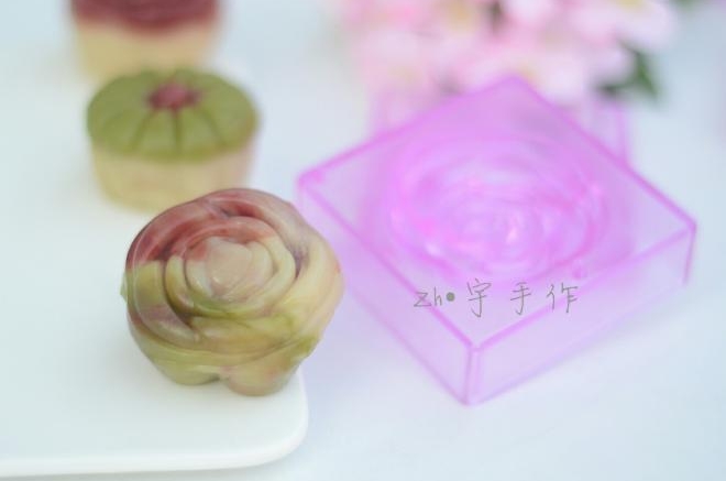 葡萄汁奶黄冰皮月饼#阳晨和果子模具试