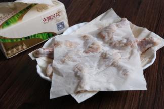 表面也要吸干。