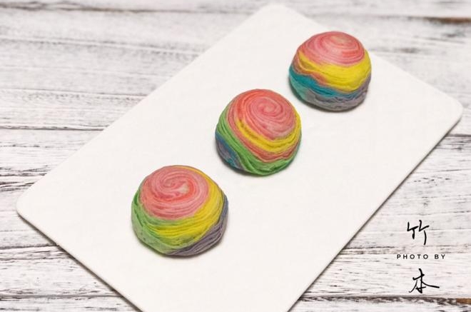 彩虹蛋黄酥