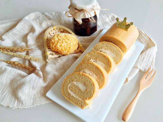 银耳红糖姜母蛋糕卷