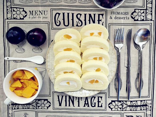 黄桃奶油蛋糕卷