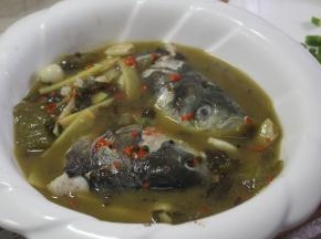 煮好后，讲鱼头盛出