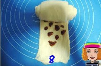 由上至下卷起，底边压薄；