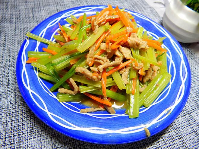 芹菜炒牛肉丝