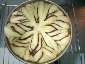 发酵完的状态，已经是满模了，然后就可以启动烤箱烤制，我得烤箱170度35分钟左右。