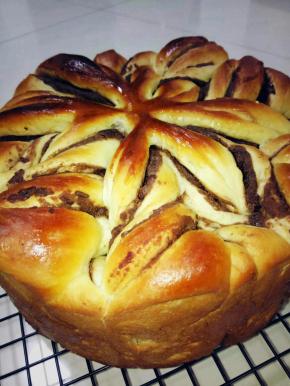 烤的时候注意上色，根据平时的经验及时加盖锡纸哟。