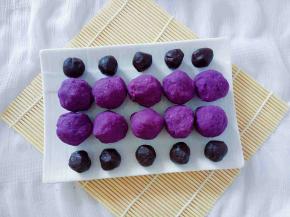 紫薯泥分成20克一份，豆沙6克一份