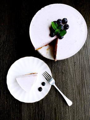 夏天吃慕斯蛋糕很合适