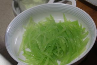 焯水后捞起备用