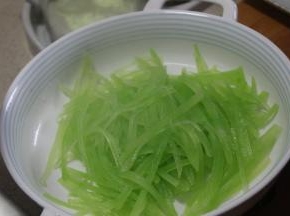 焯水后捞起备用