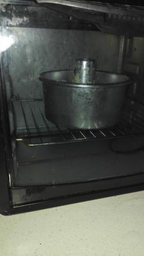 放入预热好的烤箱，180度，中层，上下管，50分钟