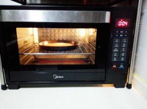 放入预热好的烤箱中定型，中层，上下火，190度，5分钟