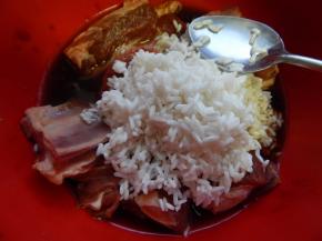 加入提前泡好的糯米