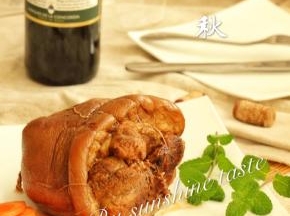 晾凉后 取出 把绑线剪掉 可以准备上桌了