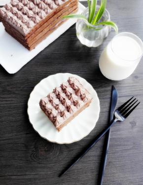 蛋糕做好后，要冷藏保存