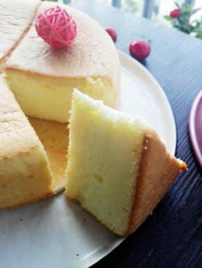 口感比戚风湿一些