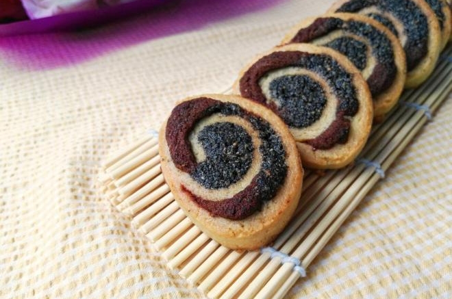 豆沙黑芝麻双色年轮饼干