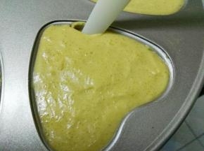 用脱模刀脱模