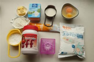 准备好所有材料以及和果子模具。