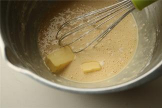 加入黄油。