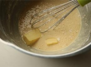 加入黄油。