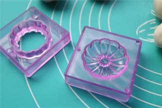 准备和果子模具。