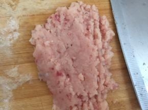 再剁成鱼蓉