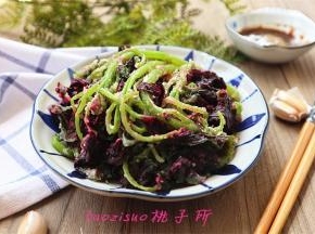 这样蒸的菜搭配着蘸着蒜泥汁吃，少油又健康啊！