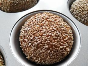 出炉，看看芝麻粒粒饱满，很诱人吧？