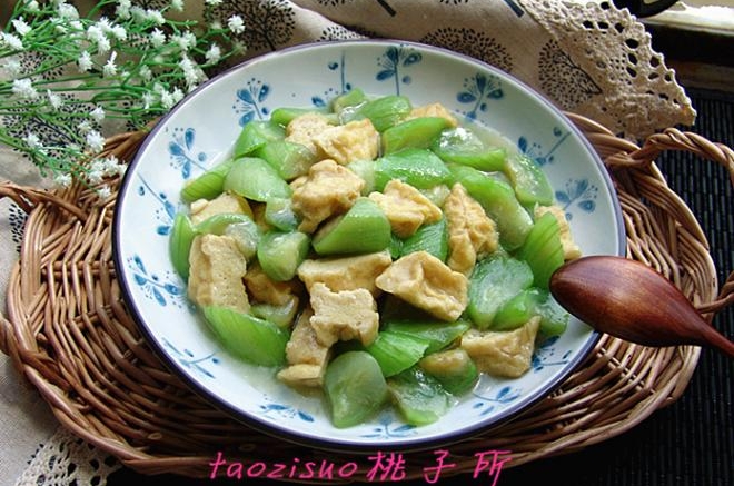 油豆腐烩丝瓜