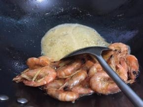 8. 把多余的油沥出来