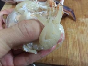 3. 掰开把里面不要的部分都去掉