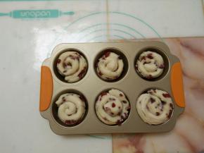 放入湿润密闭的环境中（低于28度）发酵至两倍大。