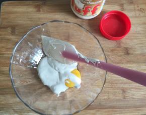 2.加入fluff棉花糖搅拌均匀；