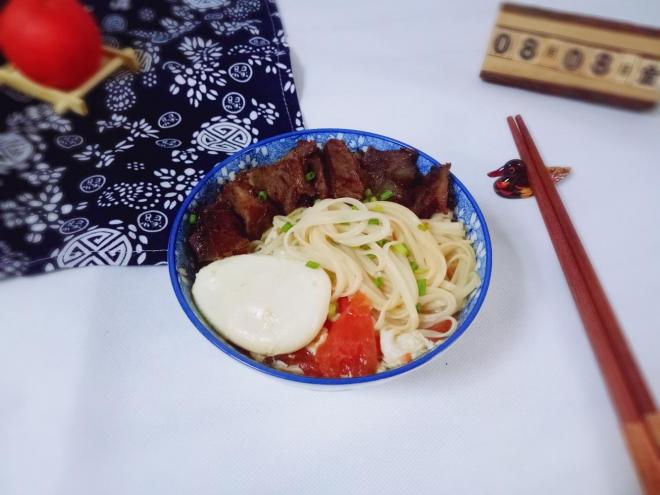 牛肉鸡蛋面