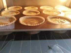 放入预热好的烤箱中，水浴法150度烤40分钟