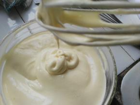 蛋糕糊拌好的状态，有光泽