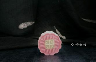 中秋将至，制作简单、好吃又好看的桃山月饼。