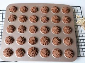 烤好后，取出晾凉