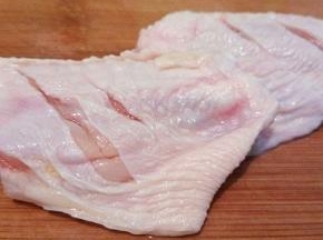 鸡翅正反面各划2下