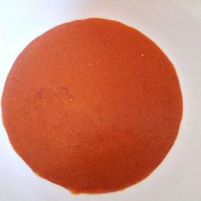 奥尔良烤翅调料一包，水25克，加点盐，蒜泥，拌一下，