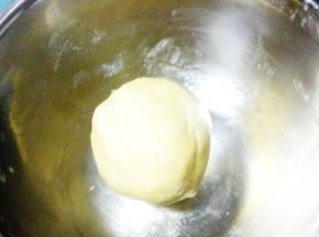 揉成光滑的面团